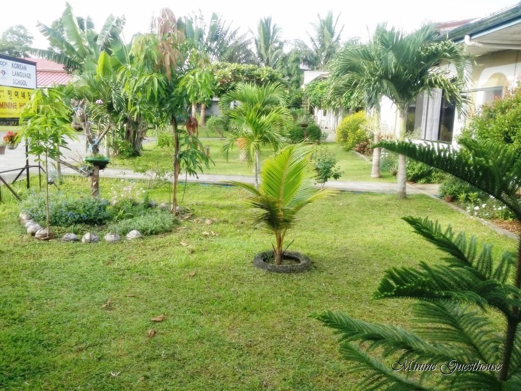 Minine Guesthouse Silang Luaran gambar
