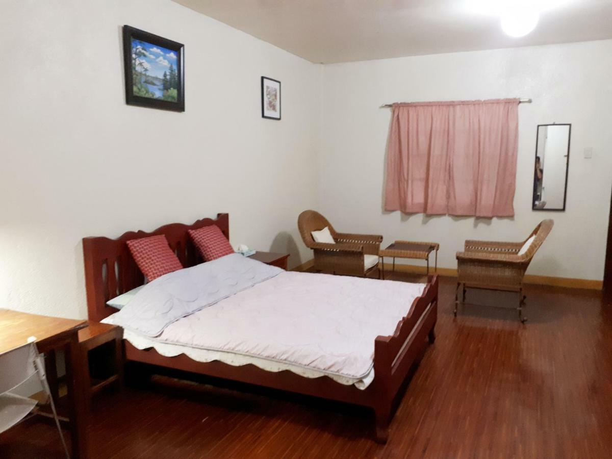 Minine Guesthouse Silang Luaran gambar