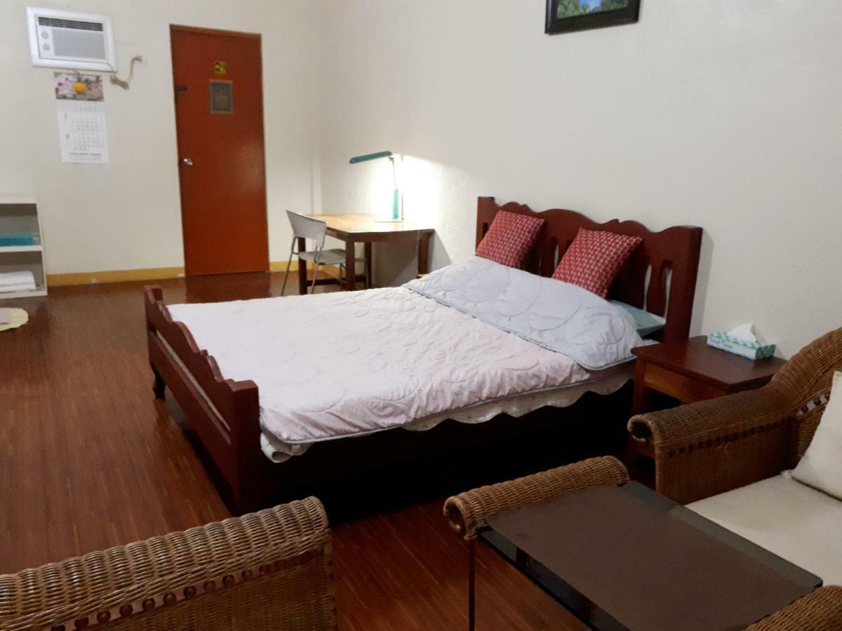 Minine Guesthouse Silang Luaran gambar