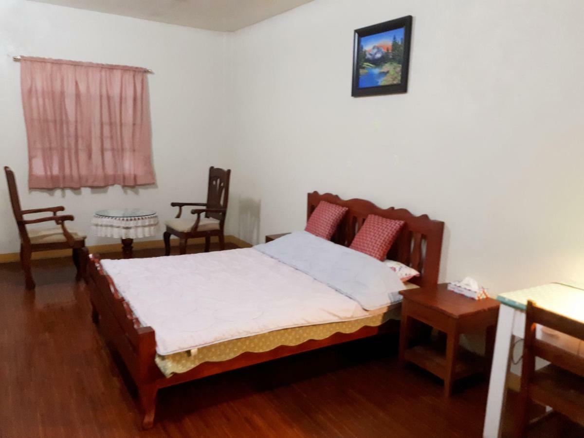 Minine Guesthouse Silang Luaran gambar