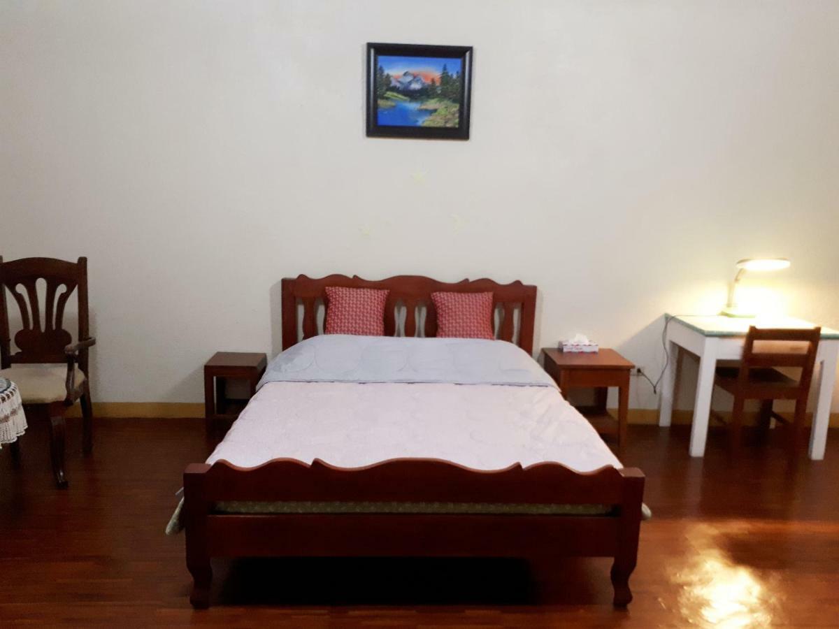 Minine Guesthouse Silang Luaran gambar