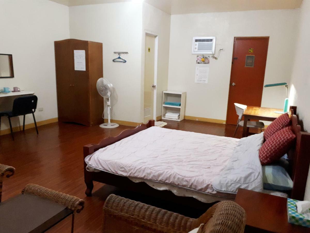 Minine Guesthouse Silang Luaran gambar