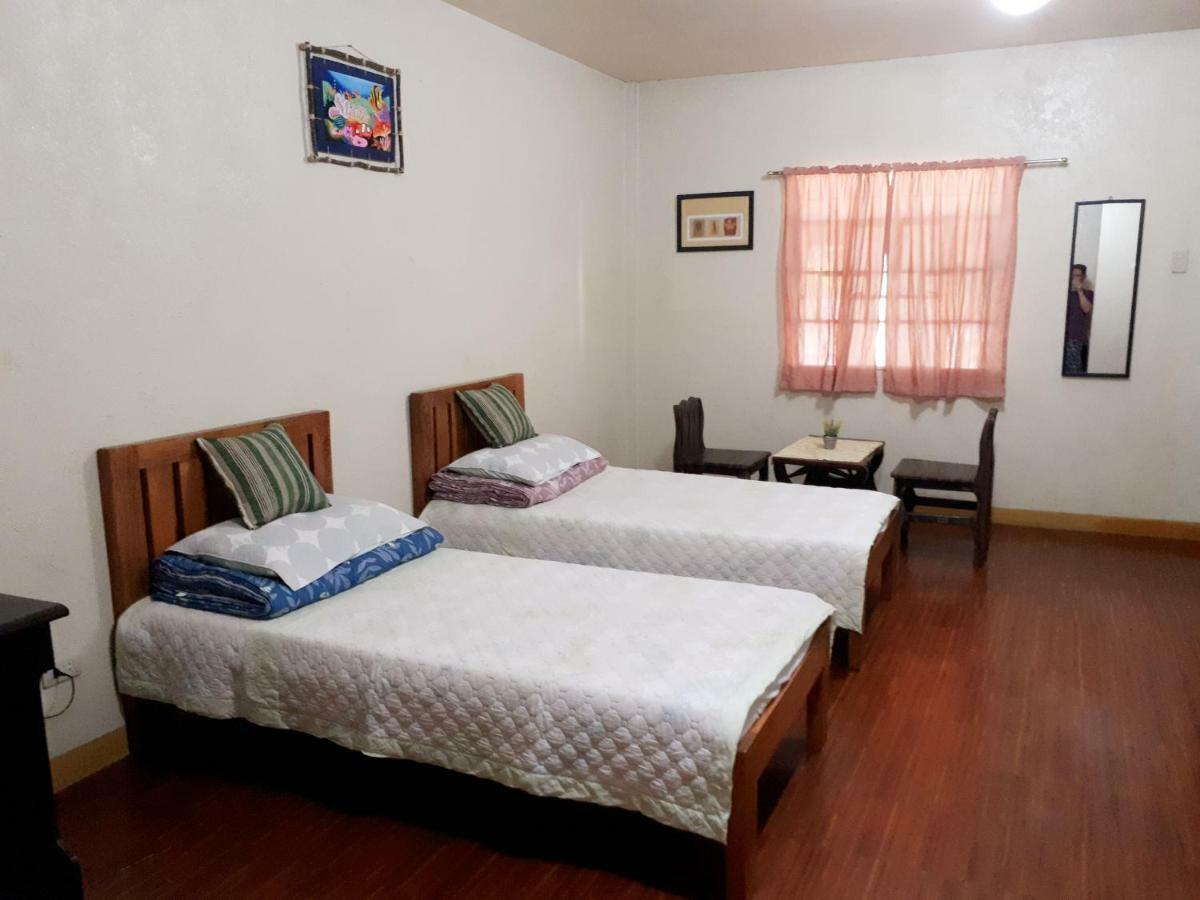 Minine Guesthouse Silang Luaran gambar