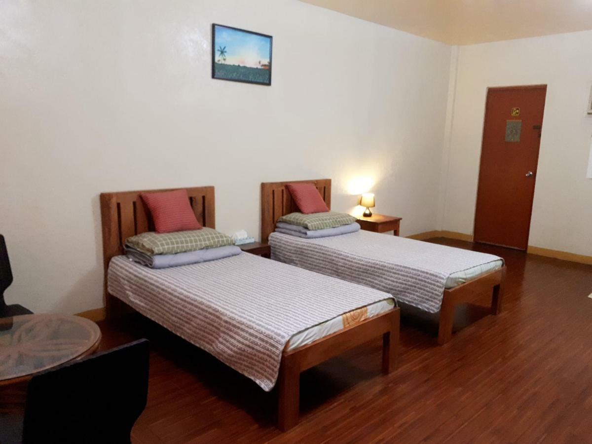 Minine Guesthouse Silang Luaran gambar