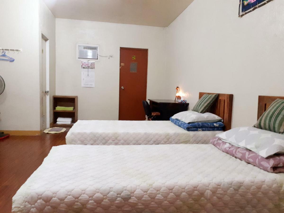 Minine Guesthouse Silang Luaran gambar