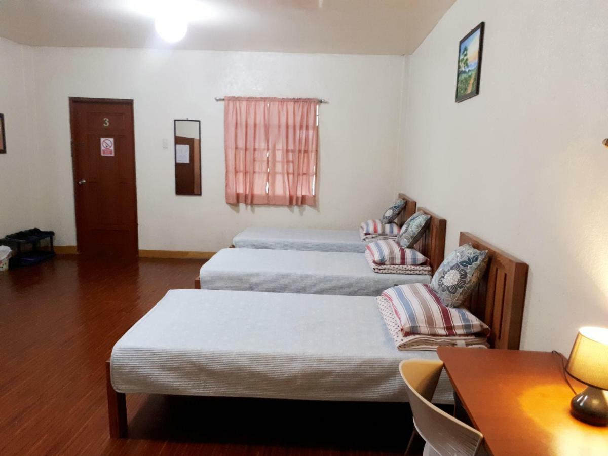 Minine Guesthouse Silang Luaran gambar