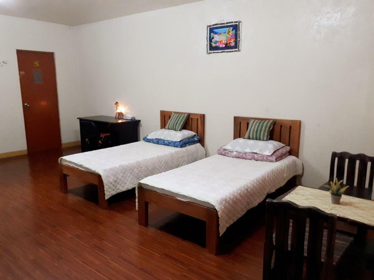 Minine Guesthouse Silang Luaran gambar