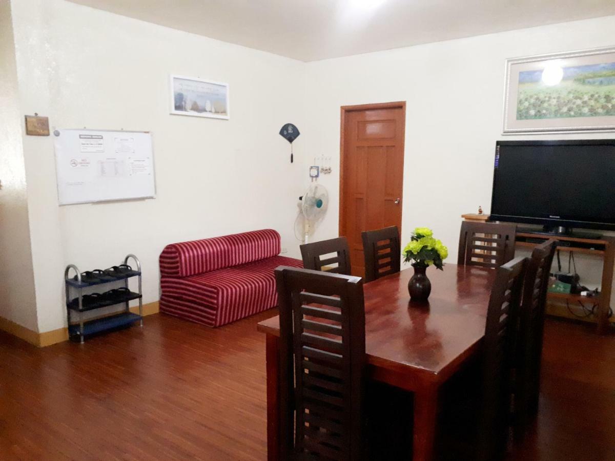 Minine Guesthouse Silang Luaran gambar