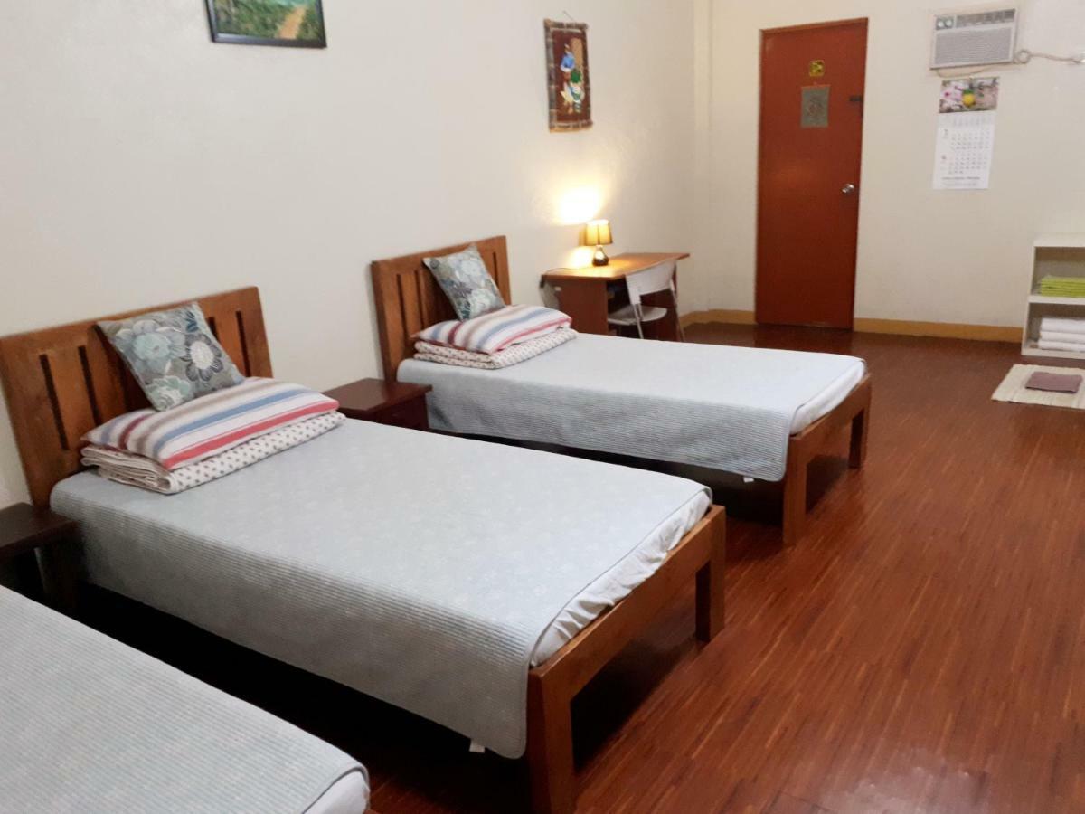 Minine Guesthouse Silang Luaran gambar