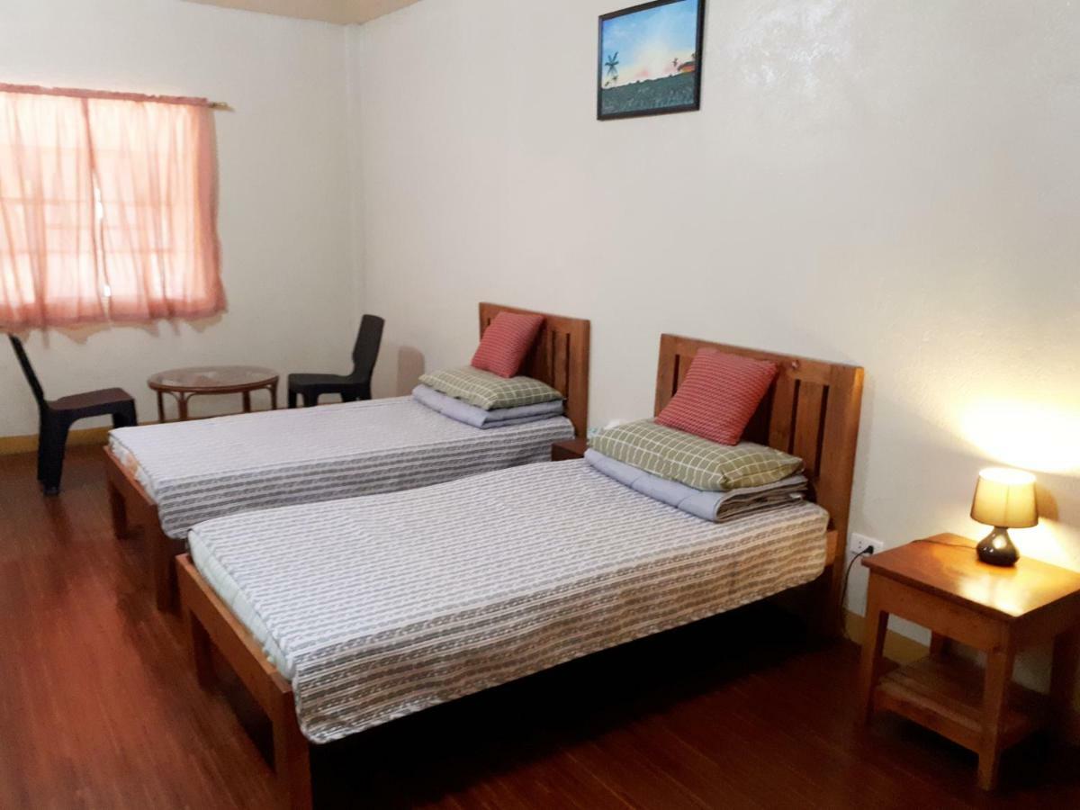 Minine Guesthouse Silang Luaran gambar