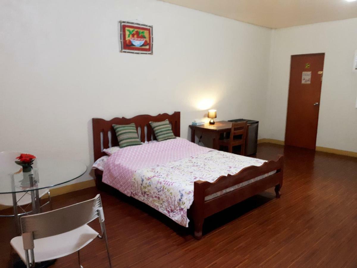 Minine Guesthouse Silang Luaran gambar